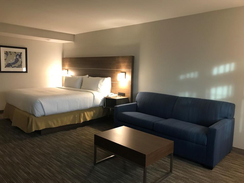 Hotel Fairfield & By Marriott