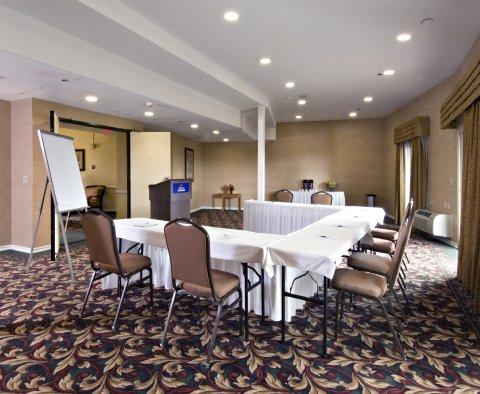 Hotel Fairfield & By Marriott Camarillo