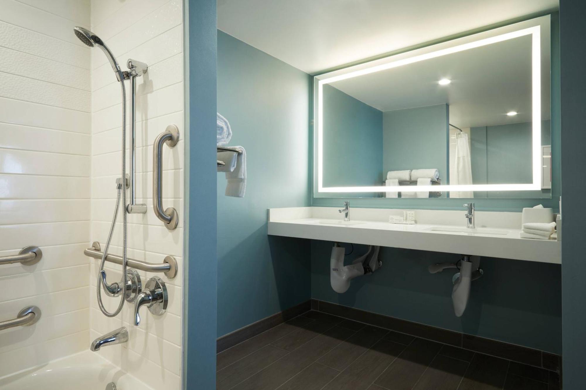 Hotel Fairfield & By Marriott