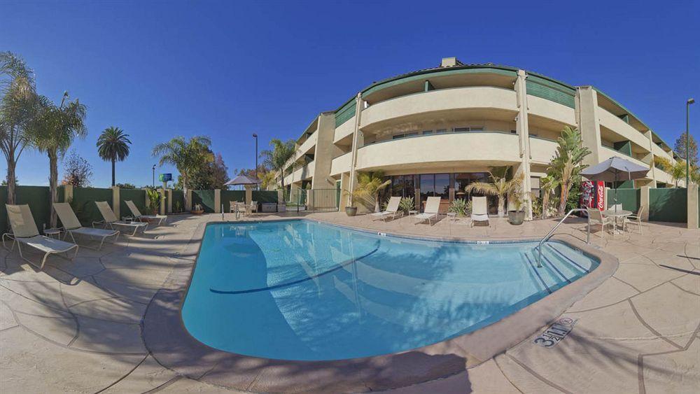 Fairfield & By Marriott Hotel 3*